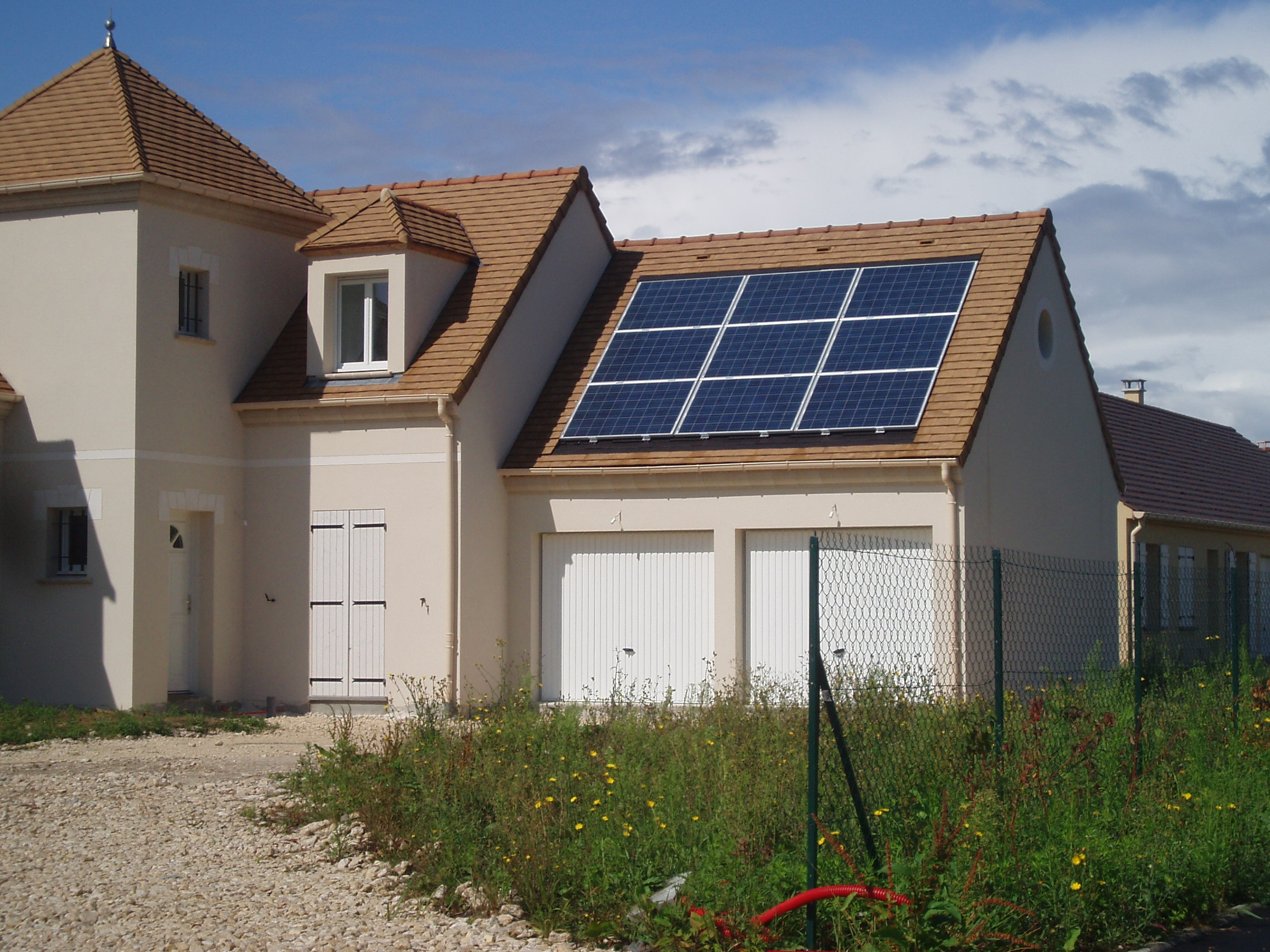 Installateur Panneaux solaire photovoltaïques à Omps